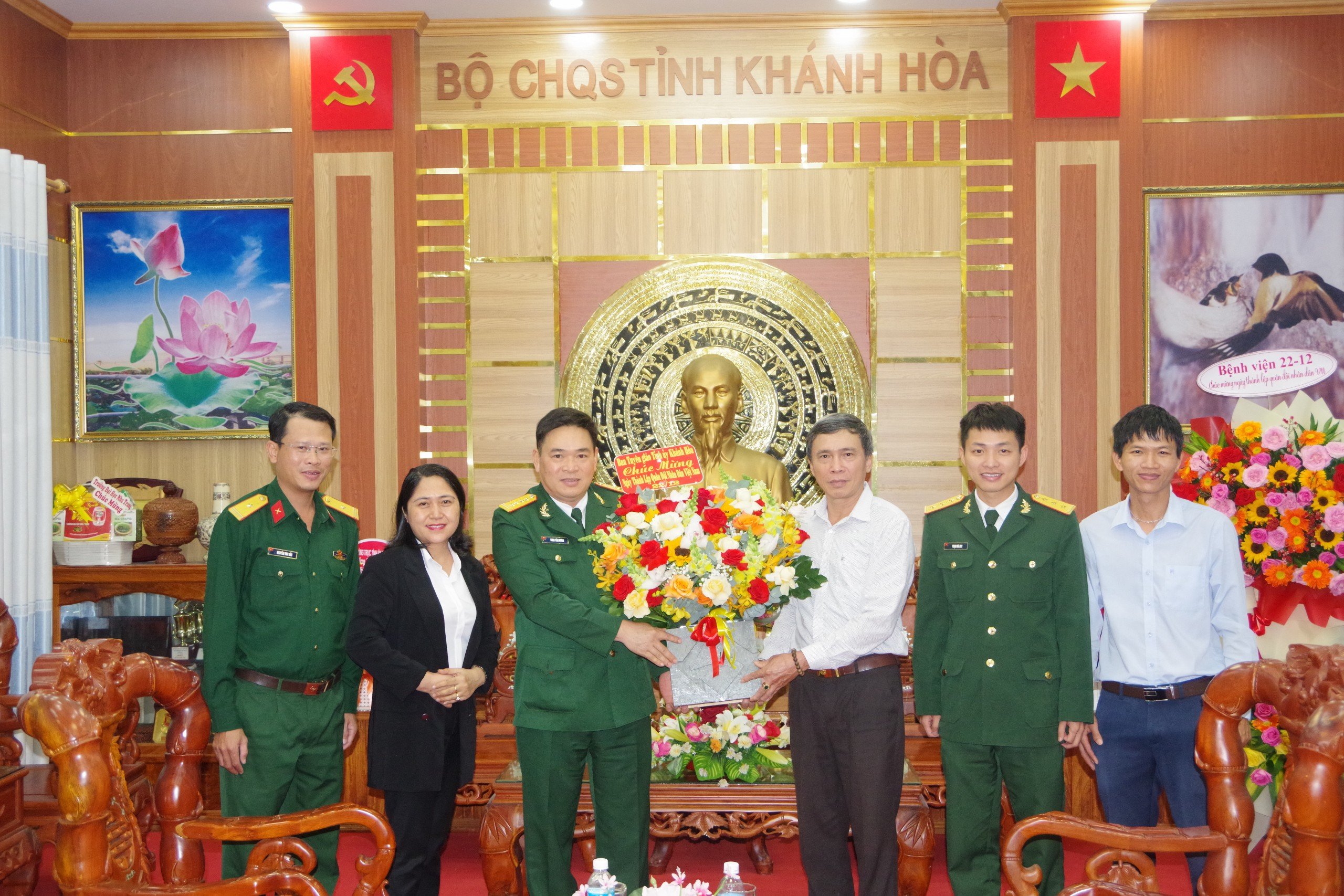 Lãnh đạo Ban Tuyên giáo Tỉnh ủy thăm, chúc mừng các đơn vị quân đội